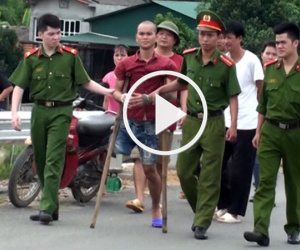 Video: 9X cụt chân vẫn cùng đồng bọn cầm kiếm đi cướp