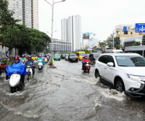 Mưa lớn mới đánh giá siêu bơm chống ngập đường Nguyễn Hữu Cảnh