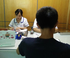 Người đàn ông hét lên ở phòng ADN, giải oan cho mẹ sau 30 năm