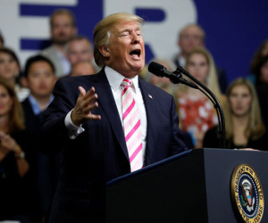 Sau Triều Tiên, ông Trump lại tranh cãi với các siêu sao thể thao