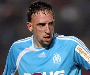 Alex Ferguson chê Ribery chỉ sau 45 phút xem giò