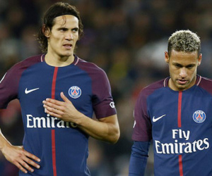 Cavani chê triệu bảng, không nhường Neymar đá phạt