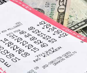 Người đàn ông trúng số hai lần trong một ngày với giải thưởng hơn 1 triệu USD