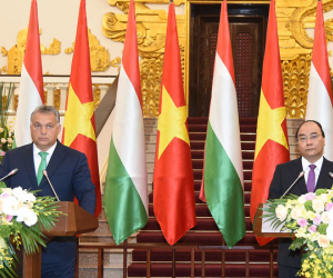 Thủ tướng Việt Nam và Hungary gặp gỡ báo chí