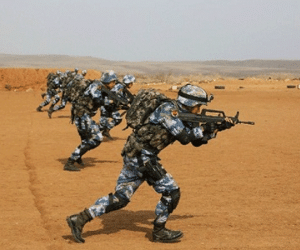 Trung Quốc lần đầu diễn tập bắn đạn thật tại Djibouti