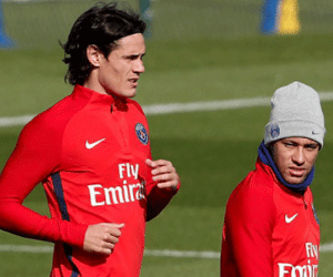 Cavani hỏi Neymar: "Cậu nghĩ mình là Lionel Messi?"