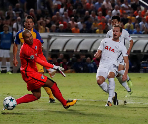 Harry Kane đi vào lịch sử sau cú hat-trick tại Champions League