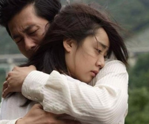 Lời cầu hôn bất ngờ của chồng trong đám cưới em gái khiến tôi giật mình ngỡ ngàng