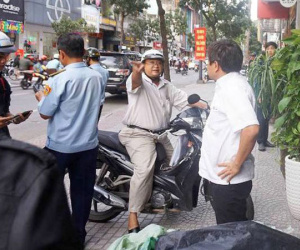 Ông Hải nói gì về clip "ô tô chở đoàn đi dẹp vỉa hè gây kẹt xe"?