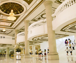 Trường ngoài công lập nào thu học phí cao nhất?