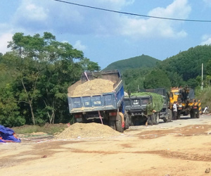 Vụ căn ngăn thi công bị xe ben tông chết ở Quảng Bình: Khởi tố tài xế gây tai nạn
