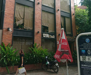 Vụ kẹt đầu trong thang máy: Gặp nạn khi đến chỗ làm chơi cho mát