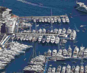 Đại hội du thuyền của giới ăn chơi ngút trời tại Monaco