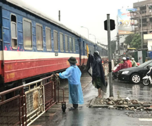 Nhân viên đường sắt nghỉ việc hàng loạt vì lương thấp