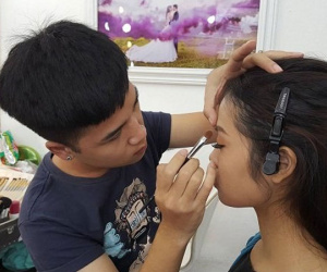 Sự cố tái mặt trong phòng cô dâu, cả hôn trường nhốn nháo