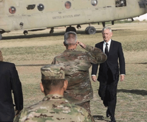 Taliban phóng rocket bất thành vào máy bay chở Bộ trưởng Quốc phòng Mỹ