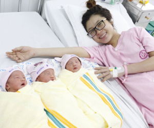 Cần Thơ: Sinh lần đầu, sản phụ 24 tuổi mang tam thai hiếm gặp, vỡ ối sớm mẹ tròn con vuông