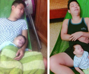 Những hình ảnh chứng minh mẹ là kẻ bị "ra rìa", bố con chúng nó giống nhau như lột, đến cái dáng ngủ cũng copy