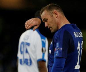 Rooney nổ súng, Everton vẫn bị đội 10 người cầm hòa