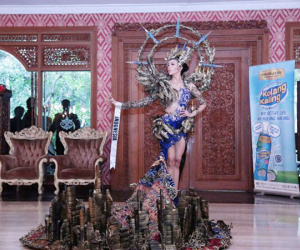 Trang phục dân tộc hoành tráng của Hoa hậu Hòa bình Indonesia