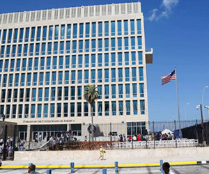 Mỹ cắt 60% nhân viên ngoại giao, ngưng cấp visa ở Cuba