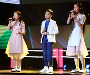 Học trò Vũ Cát Tường hát bolero trên sân khấu The Voice Kids
