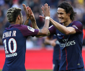 Neymar lập cú đúp sút phạt, PSG đè bẹp Bordeaux