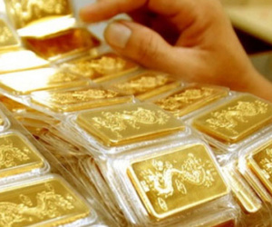 Giá vàng hôm nay 3/10: USD không ngừng tăng, vàng xuống đáy