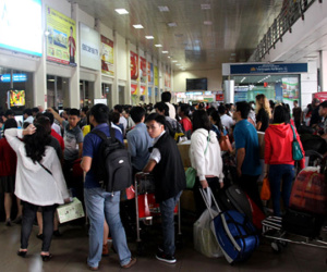 Giá vé máy bay "đắt như ngày Tết"