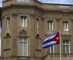 Mỹ sẽ trục xuất 2/3 số nhân viên ngoại giao Cuba