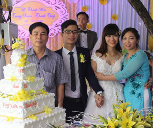 Nàng dâu hạnh phúc "nhất quả đất" khi bố chồng lái xe đón dâu, mẹ chồng leo 2 tầng lầu bê cơm cữ