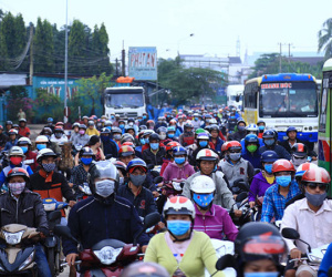 Quốc lộ 1 ùn ứ vì tài xế trả tiền lẻ qua trạm BOT tránh Biên Hòa