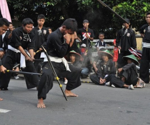 Fan bóng đá đánh chết hai võ sĩ MMA
