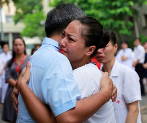 "Sẽ có người nói buổi chia tay là dàn dựng. Nhưng tôi nghĩ giọt nước mắt thì không giả vờ được"