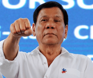 Philippines: Ông Duterte tuyên chiến với chánh án Tòa án tối cao