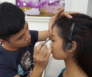 Thợ trang điểm tức nghẹn lời trước tuyên bố của "tay chơi" đất Cảng