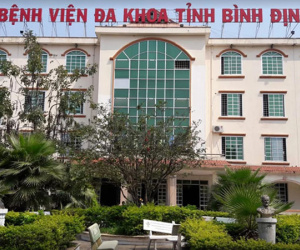 Gạ tình nữ điều dưỡng, bác sĩ bị cách chức phó trưởng khoa