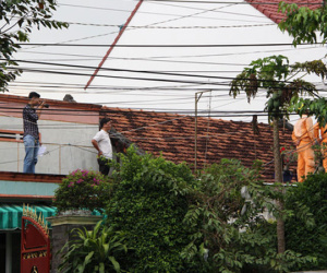 Hoảng hốt phát hiện thi thể trên mái nhà