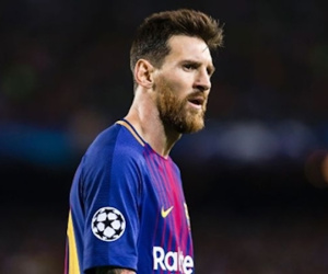 Xavi: "Messi sẽ tức giận nếu không được chạm bóng trong 5 phút"