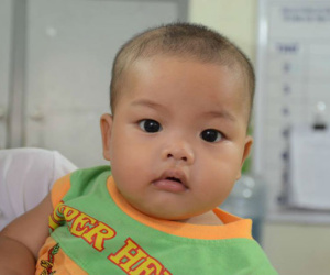 Bé trai bị bỏ rơi trong nhà nghỉ đã được công an đưa vào trung tâm bảo trợ xã hội