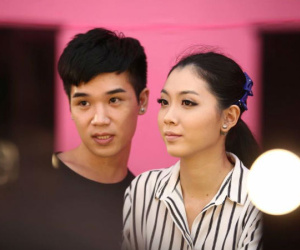 Chú rể đại gia tím mặt khi cô dâu được "chăm sóc" quá đà