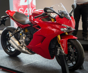 Ducati SuperSport về Việt Nam, giá từ 514 triệu đồng