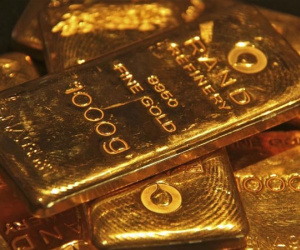 Giá vàng hôm nay 7/10: Lao dốc không dừng, thấp nhất 2 tháng qua