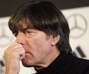Bayern bị nhắc nhở về ý định cuỗm HLV Joachim Low