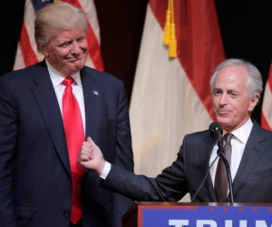 Phản pháo ông Trump, quan chức Mỹ ví Nhà Trắng như "trung tâm nuôi dạy người lớn"