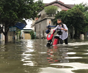 Hơn 300.000 học sinh Hà Tĩnh phải nghỉ học do mưa lớn