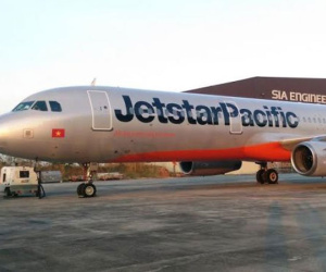 Máy bay Jetstar Pacific bị sét đánh