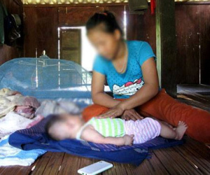Từ những tin nhắn "vợ chồng", cô bé 15 tuổi phải làm mẹ đơn thân