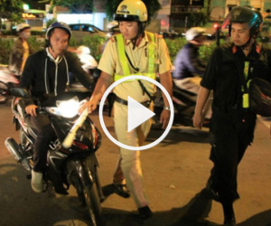 Video: Công an Hà Nội tổng kiểm tra ban đêm các khu vực đông người