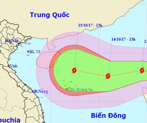 Áp thấp nhiệt đới tăng tốc hướng vào Biển Đông